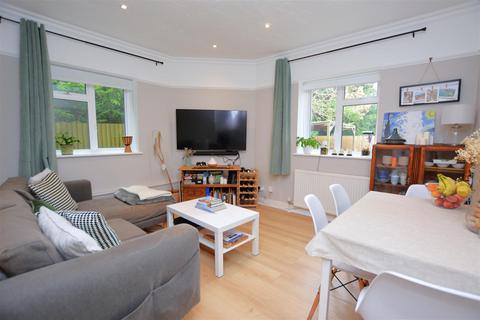 2 bedroom flat for sale, Baltic Close, Colliers Wood SW19