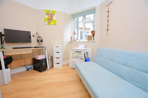 Flat 3, Oslo Court Baltic Close, London, SW19 2BL
