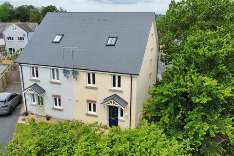 4 bedroom semi-detached house for sale, Maes Yr Orsaf, Narberth