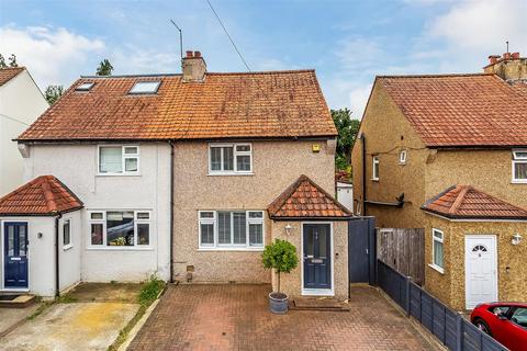 7 Taylor Road, Ashtead, KT21 2HZ