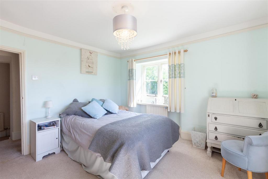 Bedroom 2 1.jpg