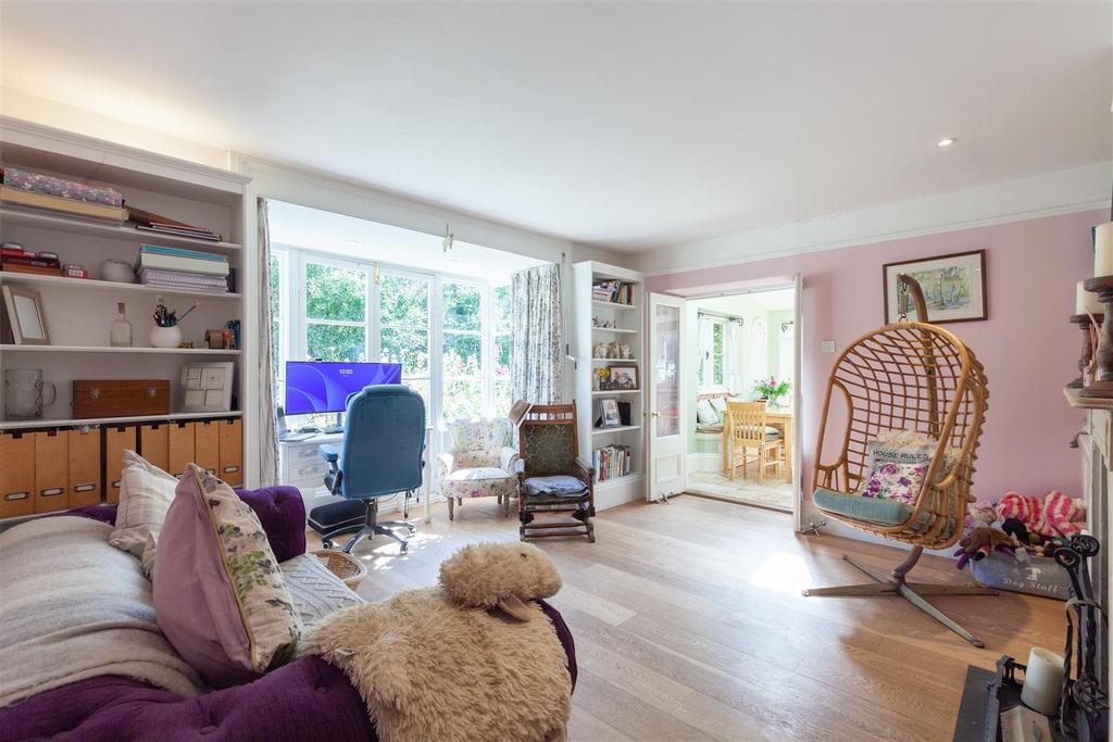 Family Room 1.jpg