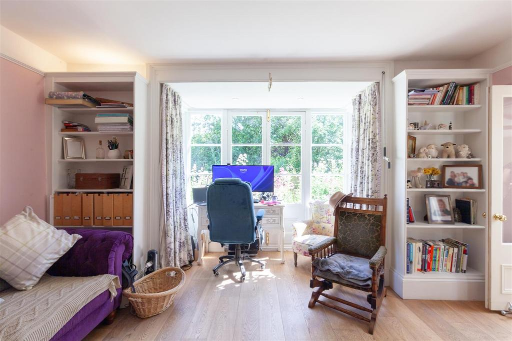 Family Room 2.jpg