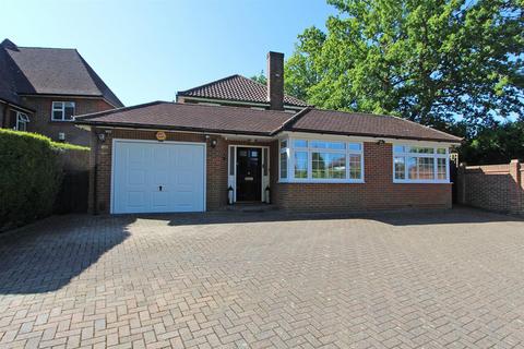 5 bedroom detached house to rent, The Drive, Banstead