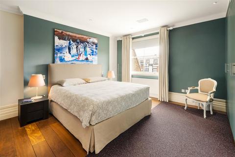 3 bedroom apartment to rent, Cadogan Square SW1