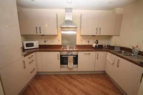 2 bedroom apartment to rent, Viridian Square, Aylesbury HP21