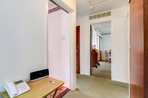 10 The Links, Northam, Bideford, EX39 1LS