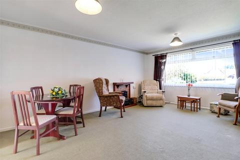 10 The Links, Northam, Bideford, EX39 1LS