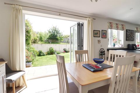 2 Lower Broad Park, West Down, Ilfracombe, EX34 8FQ