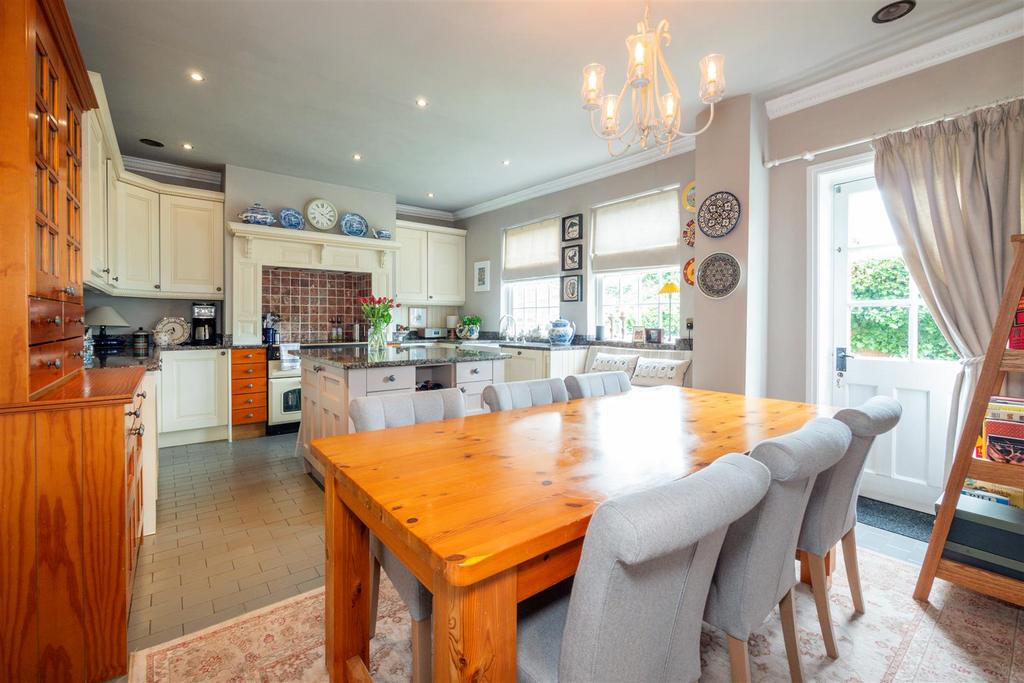 Dining Kitchen