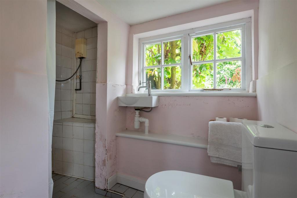 LGF Shower Room.jpg