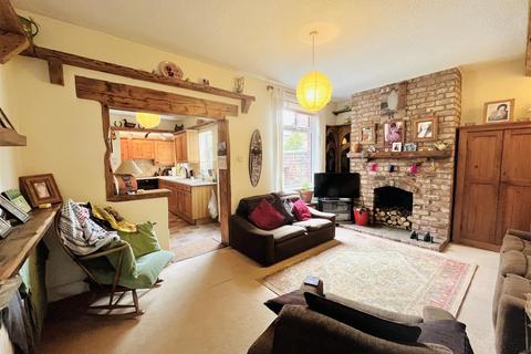 2 bedroom end of terrace house for sale, Lock Road, Broadheath, Altrincham