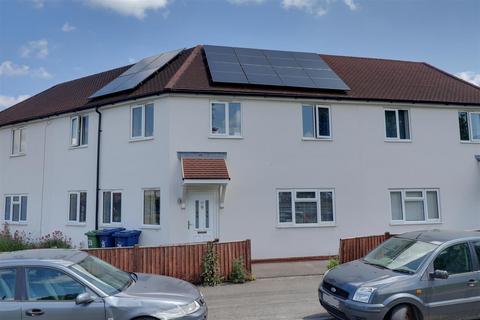35 Ermin Park, Brockworth, Gloucester, GL3 4DD