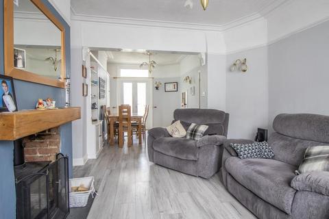 3 bedroom terraced house for sale, Silverdale Avenue, Westcliff-on-Sea SS0