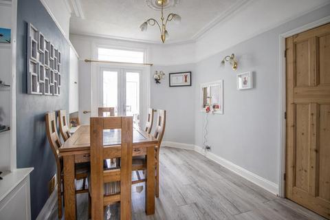 3 bedroom terraced house for sale, Silverdale Avenue, Westcliff-on-Sea SS0