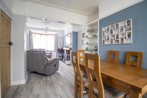 3 bedroom terraced house for sale, Silverdale Avenue, Westcliff-on-Sea SS0