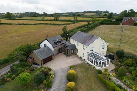 4 bedroom detached house for sale, Meidrim Road, Bancyfelin, Carmarthen