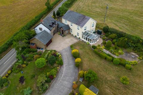 4 bedroom detached house for sale, Meidrim Road, Bancyfelin, Carmarthen