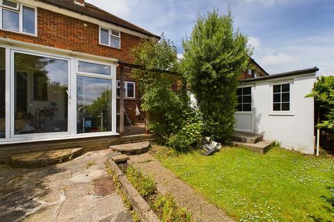 3 Bell Crescent, Coulsdon, CR5 3RX