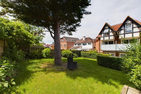 2 bedroom flat for sale, Chipstead Valley Road, Coulsdon CR5