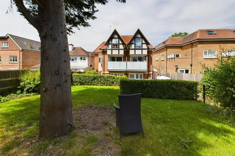 2 bedroom flat for sale, Chipstead Valley Road, Coulsdon CR5