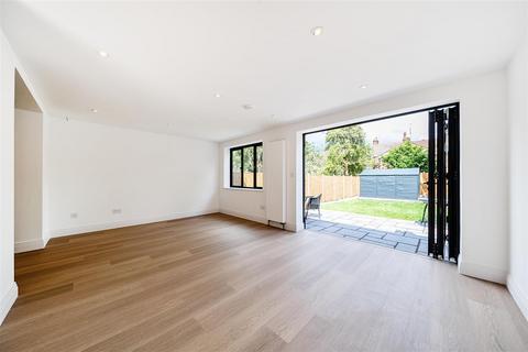 2 bedroom flat for sale, Harlesden Gardens, London, NW10