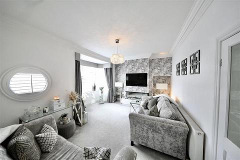 3 bedroom semi-detached house for sale, Belgrave Drive, Hull