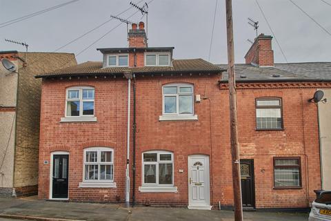 3 bedroom terraced house to rent, Manor Street, Hinckley