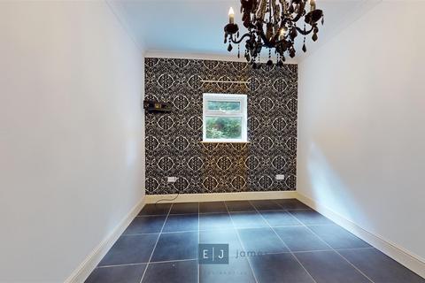 70 Russell Road, Buckhurst Hill, IG9 5QB