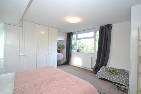 4 bedroom house to rent, Links Drive, Radlett