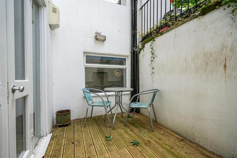 1 bedroom apartment to rent, Crowndale Road, Camden Town, NW1