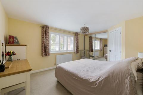 5 bedroom detached house for sale, Ethel Bailey Close, Epsom