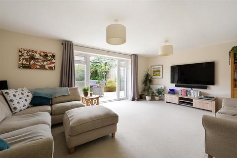 24 Ethel Bailey Close, Epsom, KT19 8NF