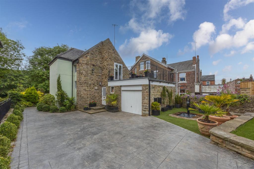 Whirlowdale Road, Millhouses, Sheffield 3 bed detached house for sale