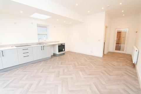 96 Taylor Road, Wallington, SM6 0BA