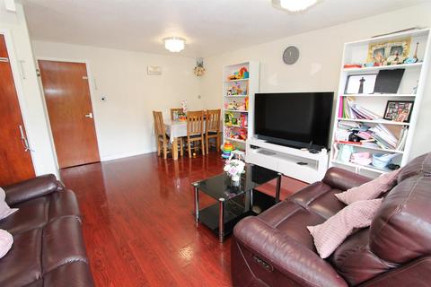 51 Sunkist Way, Wallington, SM6 9LQ