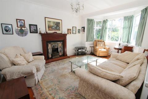33 Carleton Avenue, Wallington, SM6 9LW