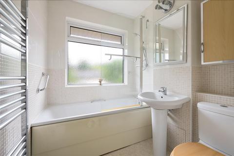 1 Marshalls Close, Epsom, KT19 8HZ