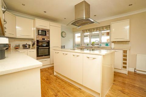 3 bedroom detached house for sale, Austen Way, Hastings