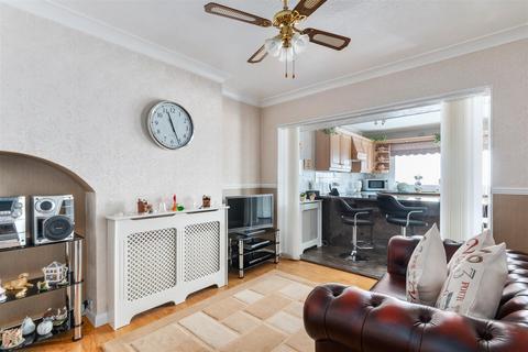 3 bedroom house for sale, Kingsbridge Road, Morden SM4