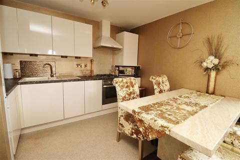 2 bedroom apartment for sale, Pickering Grange, Brough