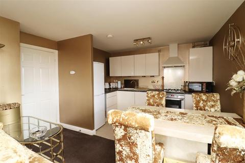 2 bedroom apartment for sale, Pickering Grange, Brough