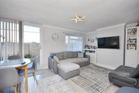 2 bedroom flat for sale, Etchingham Road, Eastbourne