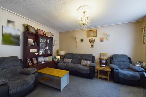 2 Parkside Close, Churchdown, Gloucester, GL3 1JR