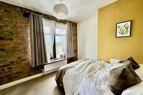 1 bedroom terraced house for sale, Halifax Road, Liversedge, WF15