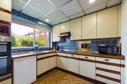 3 bedroom semi-detached house for sale, Linthorpe Road, Tynemouth