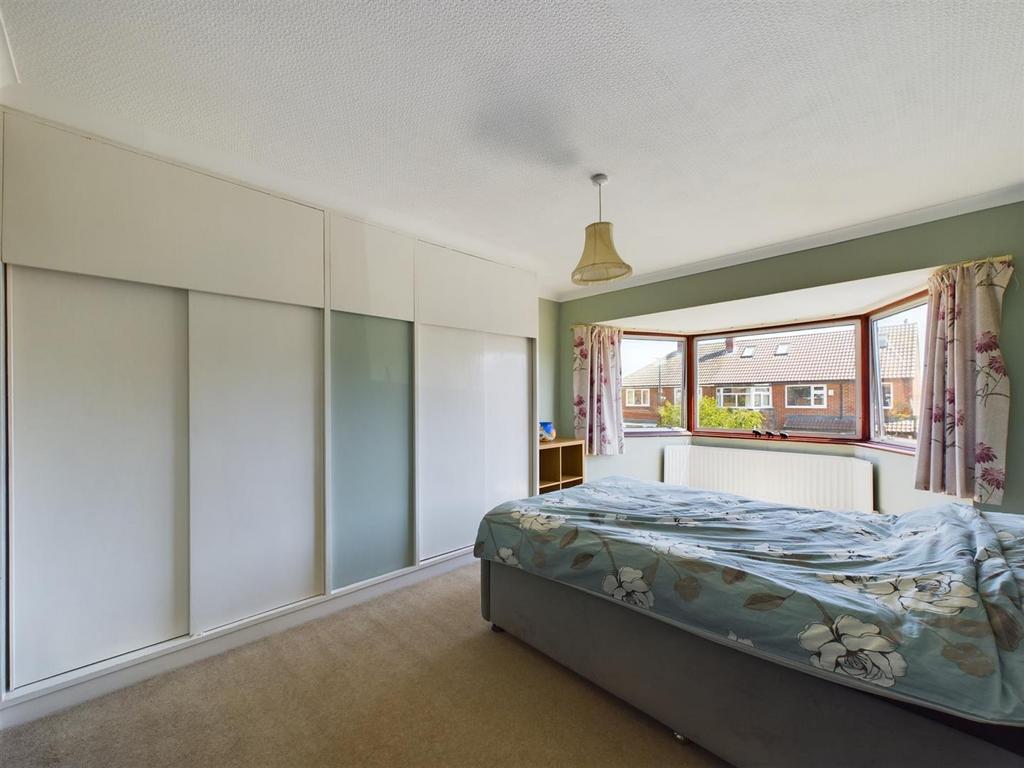 Bed 1.jpg