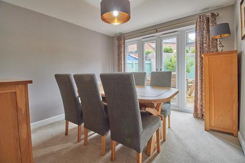 5 Sunloch Close, Burbage, Hinckley, LE10 2TT