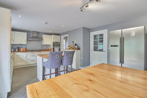 5 Sunloch Close, Burbage, Hinckley, LE10 2TT