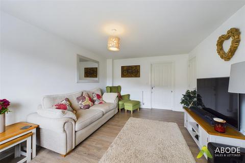24 Cascade Close, Burton-on-trent, DE14 1DX